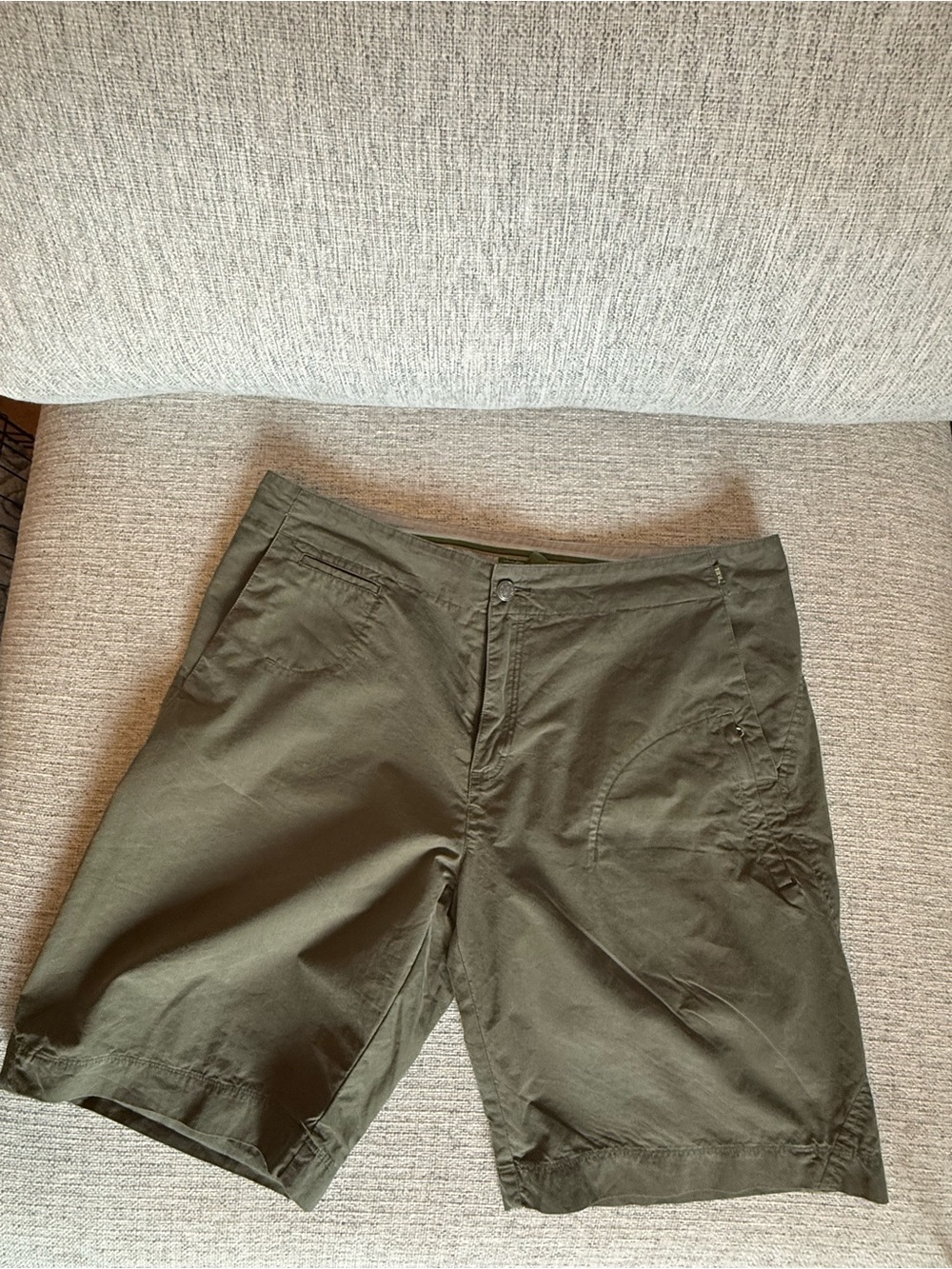 REI Women’s Size 16 Hiking Shorts Olive Green Y2K 2008 Outdoor Gorpcore